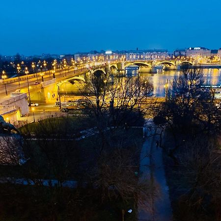 Over The Danube Budapest Luaran gambar